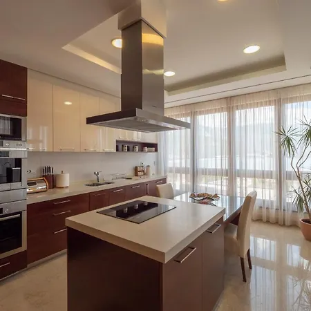 Alexandar Montenegro Luxury & Будва