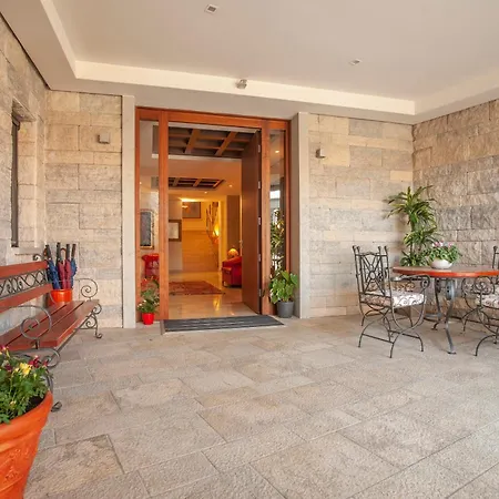 Alexandar Montenegro Luxury & Будва