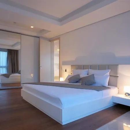 Alexandar Montenegro Luxury & *